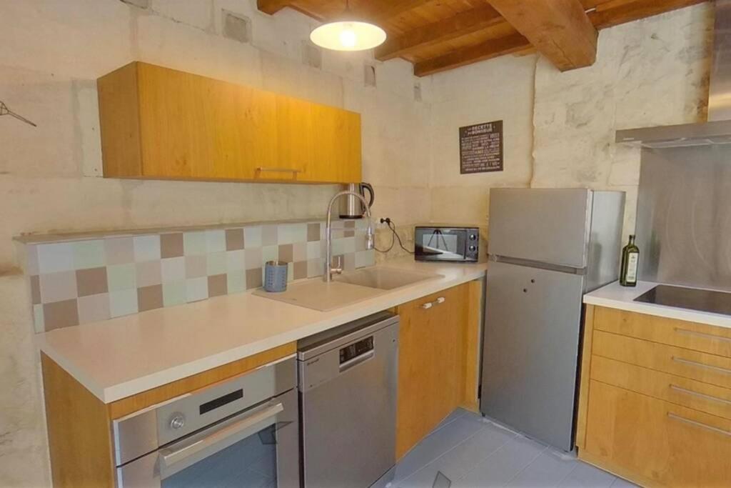 Maison De Charme Dans Le Centre Historique , Wifi Clim 6 Pers Calme Et Confort Apartment Arles Exterior photo